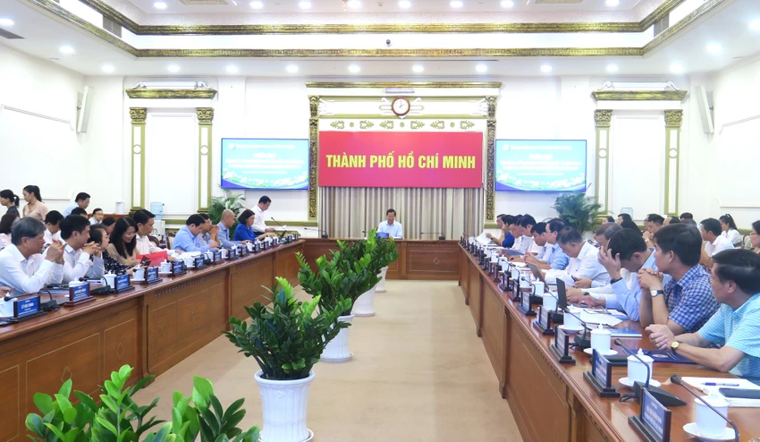 chu-tich-phan-van-mai-2.JPG