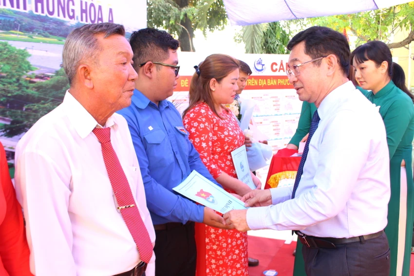 phuong-binh-hung-hoa-a-2.JPG