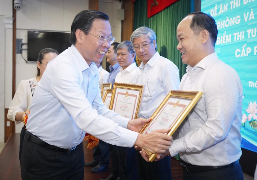 thi-tuyen-lanh-dao-2.jpg