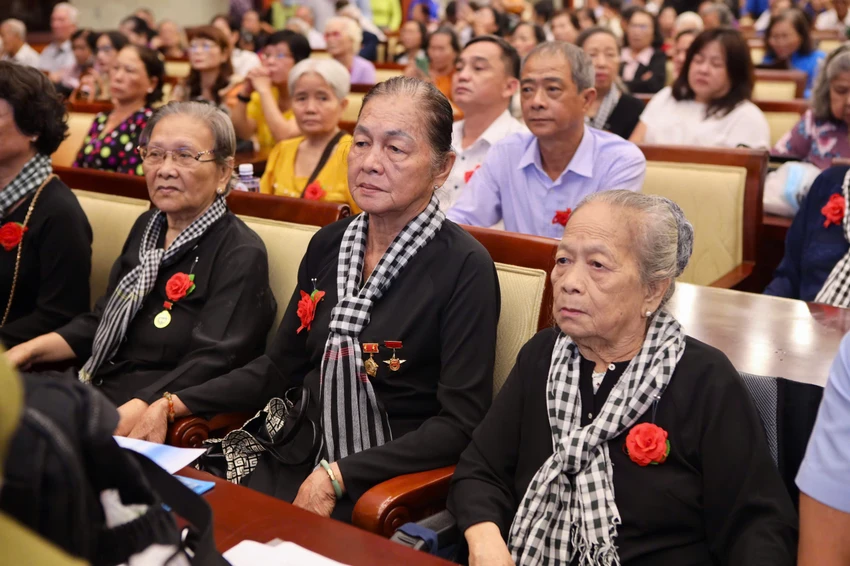 nhung-dua-tre-6.jpg