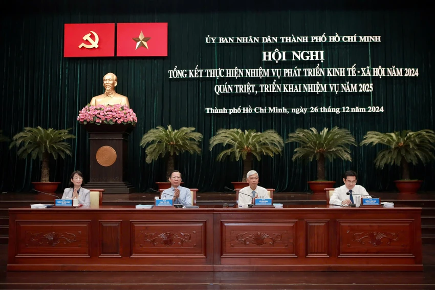 chu-tich-phan-van-mai-4.jpg