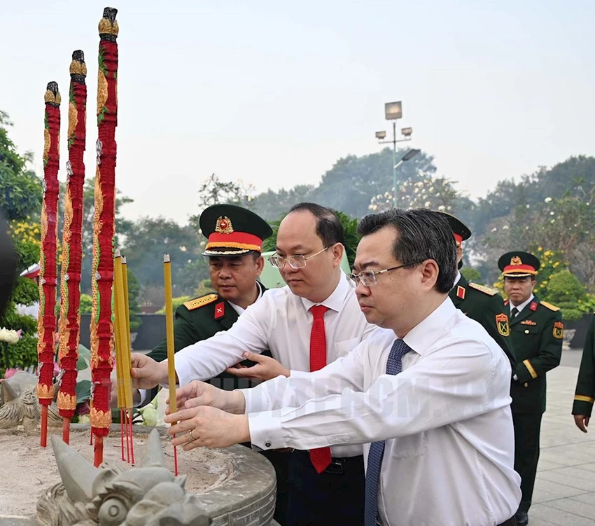 anh-hung-liet-si-1.jpg