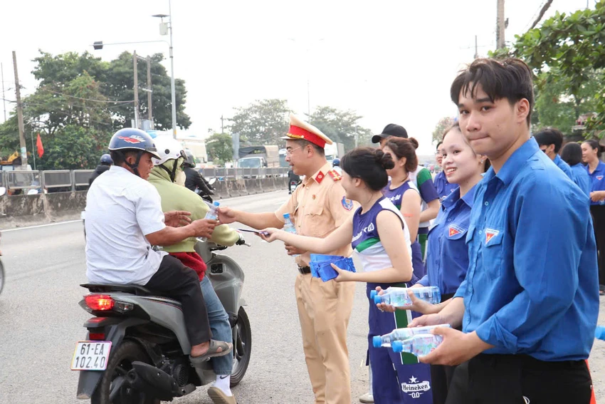csgt-tang-nuoc-suoi-4.jpg