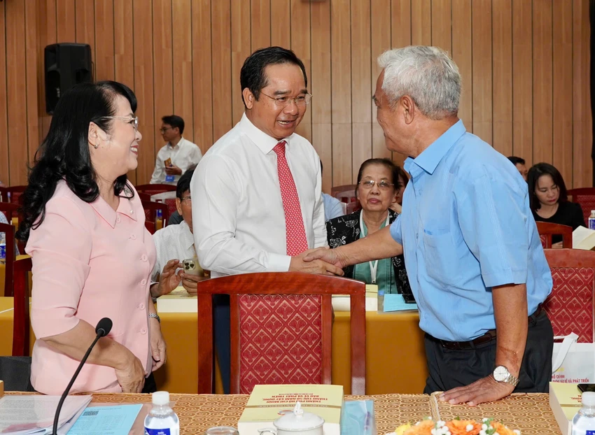 thanh-tuu-50-nam-cua-tp.hcm-1.jpg