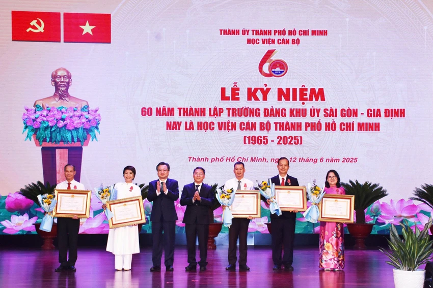 pho-bi-thu-thuong-truc-nguyen-thanh-nghi-1.jpg