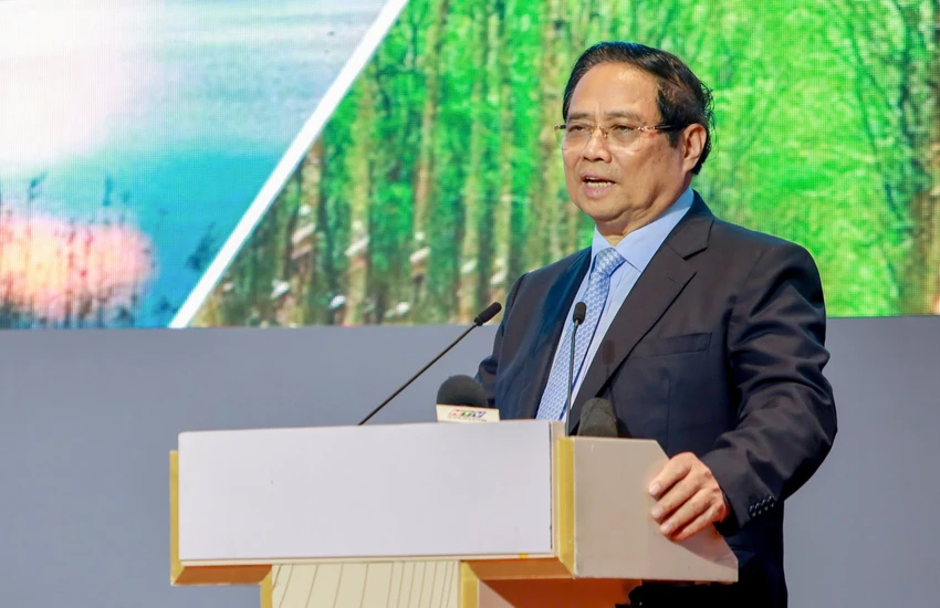 Thủ tướng: Nghiên cứu đường sắt trên cao, tàu điện ngầm nối sân bay Tân Sơn Nhất và Long Thành