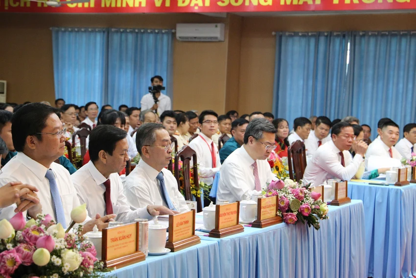 phuong-binh-tan-2.jpg