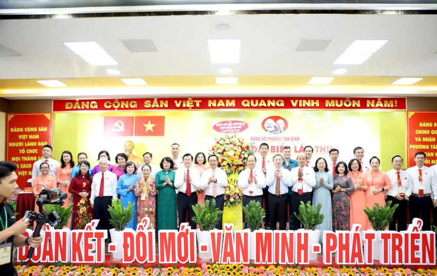 chu-tich-nguyen-van-duoc-phuong-tan-dinh-4.jpg
