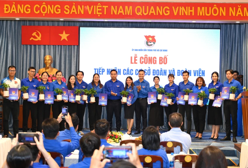doan-ubnd-tp.hcm-3.JPG