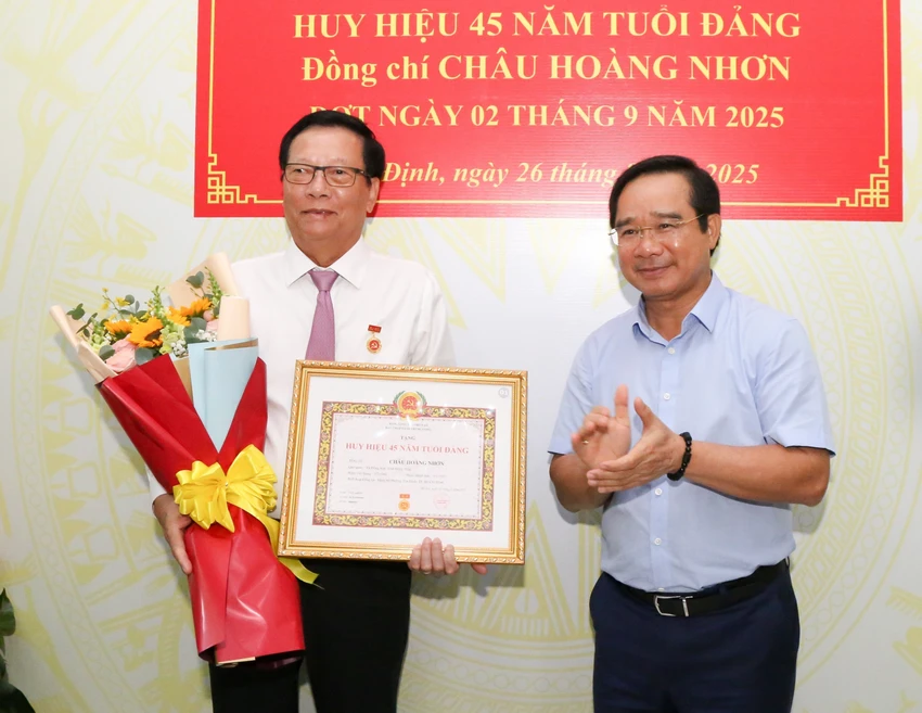 huy-hieu-45-nam-tuoi-dang-1.jpg