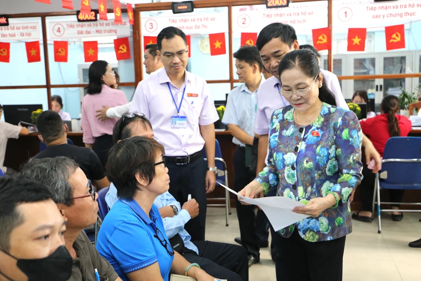 ba-nguyen-thi-le-7.JPG