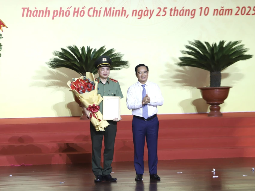 thu-khen-thu-tuong-chinh-phu-cong-an-tp.hcm.jpg