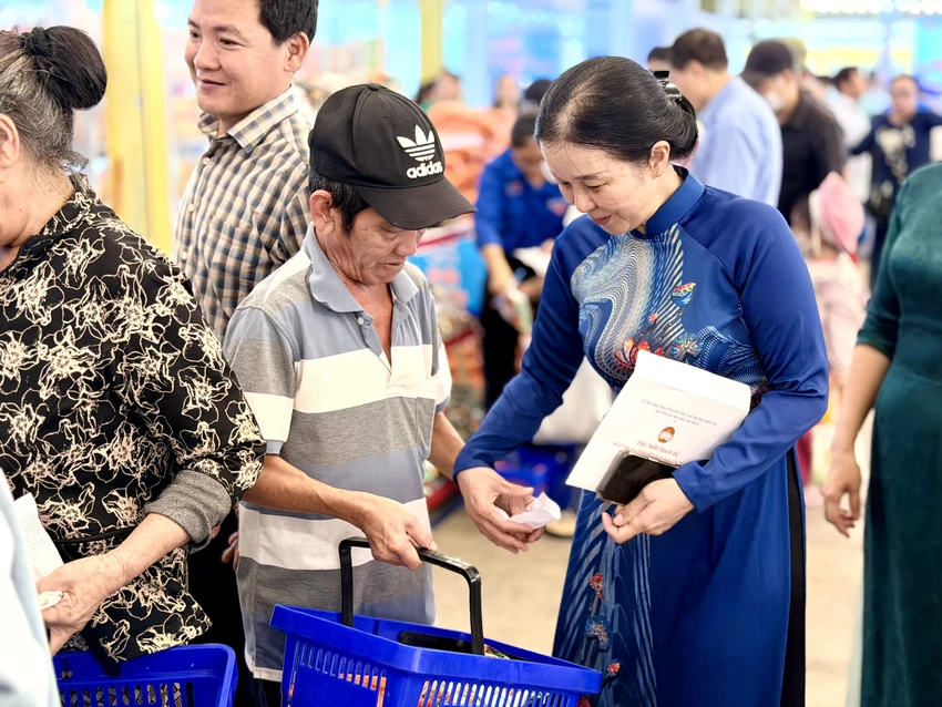 phuong-binh-tan-2.jpg