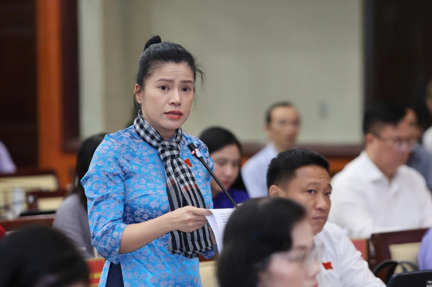 ba-pham-khanh-phong-lan-bep-an-truong-hoc.jpg
