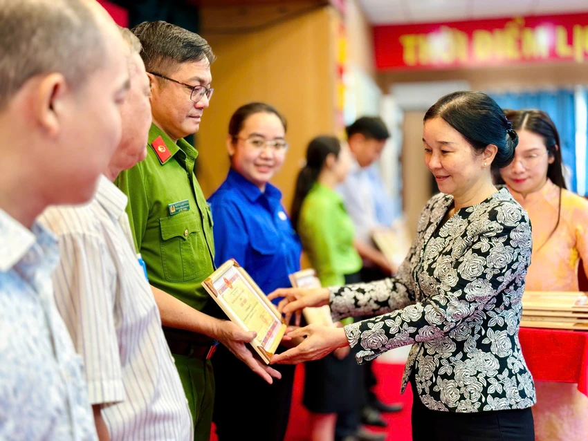 phuong-binh-tan-2.jpg