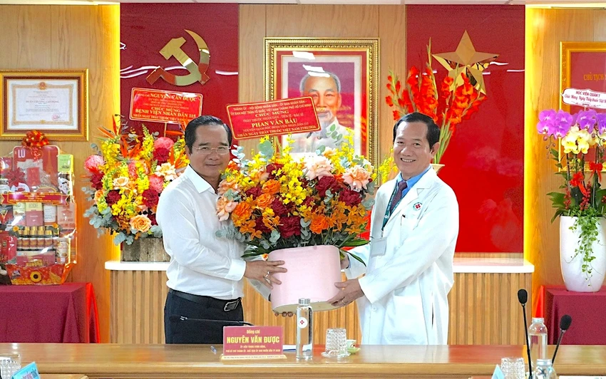 thay-thuoc-nhan-dan-1.jpg