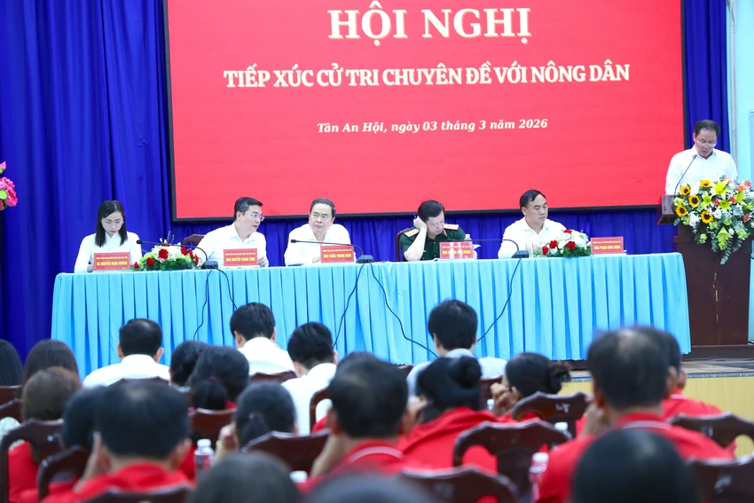 chu-tich-quoc-hoi-nong-dan-2.JPG