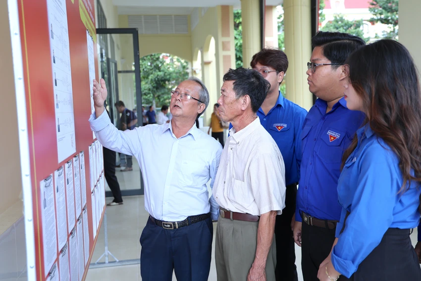 Ban chỉ đạo công tác bầu cử TP.HCM yêu cầu cấp thẻ cử tri vào ngày 10-3-bau-cu-lethoa.JPG