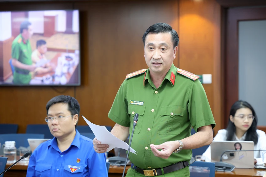 cong-an-tp.hcm-2.JPG
