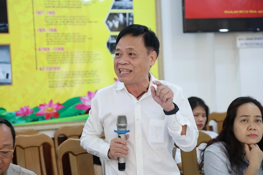 khoc-hoc-cong-nghe-2.JPG