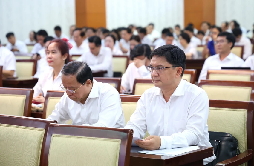 hoi-nghi-quan-triet-trung-uong-2-6.JPG