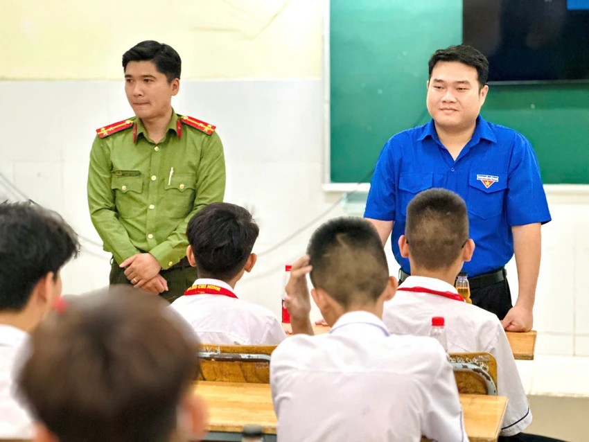 phuong-binh-tan-thanh-nien-cham-tien-2.jpg