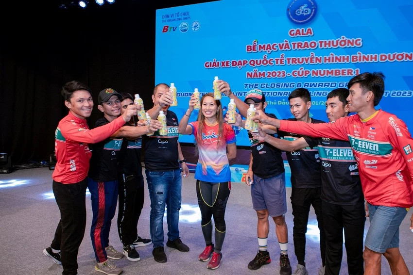 Đại diện Nhãn hàng Number 1 – Vũ Phương Thanh từng là nữ Việt Nam vô địch đầu tiên giải siêu cự ly 3 môn Ultra Triathlon World Championship Đại diện Nhãn hàng Number 1 – Vũ Phương Thanh từng là nữ Việt Nam vô địch đầu tiên giải siêu cự ly 3 môn Ultra Triathlon World Championship