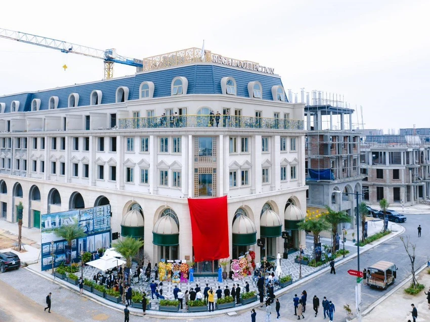 Tiện ích khách sạn Regal Collection House thuộc thương hiệu Regal Hotels & Resorts của hệ sinh thái Đất Xanh Miền Trung vừa khánh thành. Tiện ích khách sạn Regal Collection House thuộc thương hiệu Regal Hotels & Resorts của hệ sinh thái Đất Xanh Miền Trung vừa khánh thành.