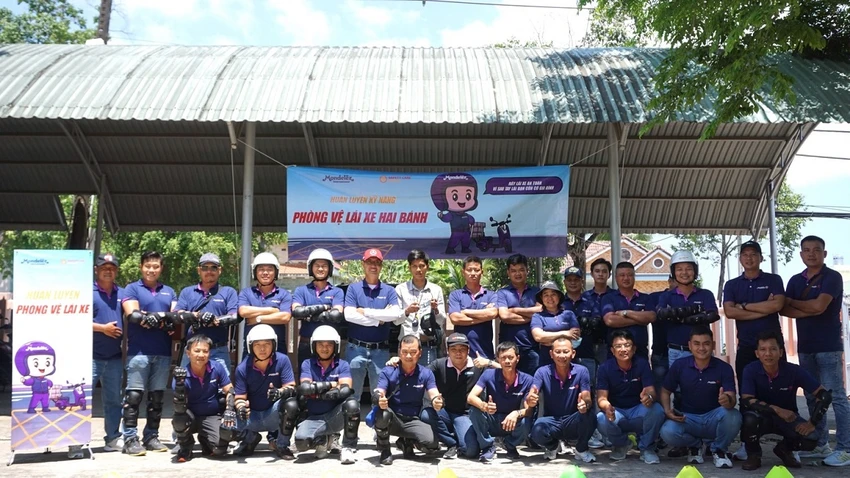 Chương trình huấn luyện được thực hiện kết hợp theo tiêu chuẩn an toàn của tập đoàn Mondelēz International và chương trình an toàn giao thông của Bộ Giao thông vận tải Chương trình huấn luyện được thực hiện kết hợp theo tiêu chuẩn an toàn của tập đoàn Mondelēz International và chương trình an toàn giao thông của Bộ Giao thông vận tải