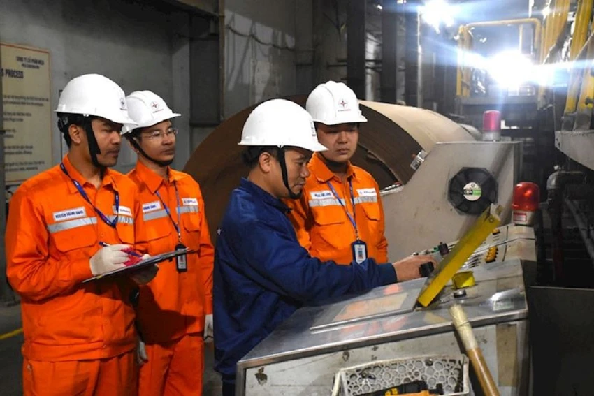 Doanh nghiệp đánh giá cao về dịch vụ của EVN. Doanh nghiệp đánh giá cao về dịch vụ của EVN.