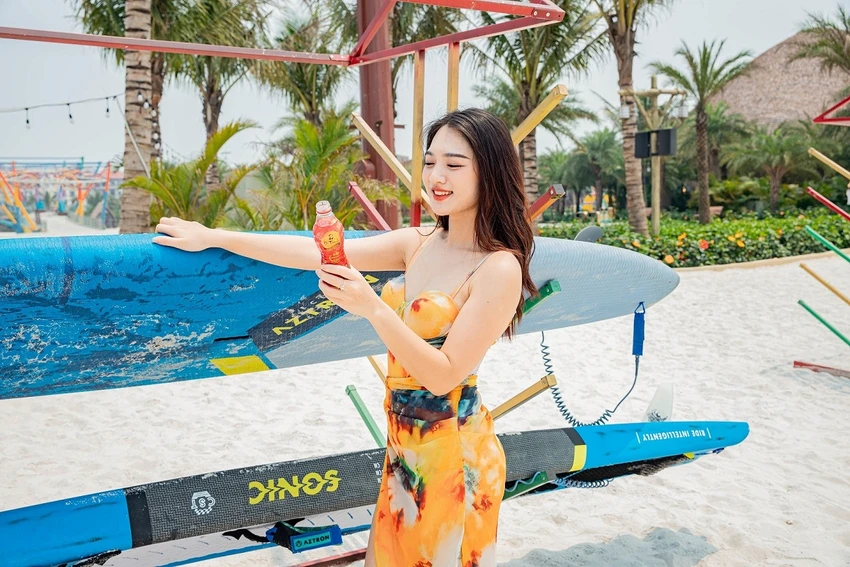 Thanh lọc, làm tươi mát cơ thể bằng Trà thanh nhiệt Dr Thanh mỗi ngày để lên outfit lung linh trong ngày hè sôi động.