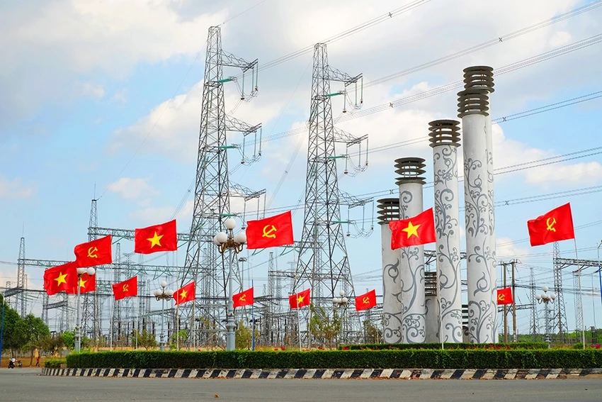 Những năm qua, EVNNPT xây dựng hệ thống truyền tải điện lớn mạnh Những năm qua, EVNNPT xây dựng hệ thống truyền tải điện lớn mạnh