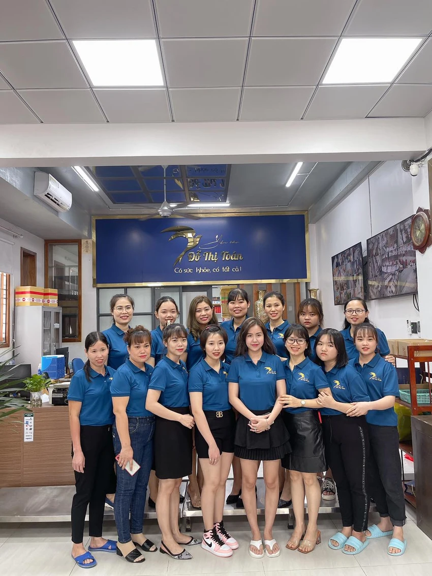 Đội ngũ nhân viên tư vấn tận tâm, chuyên nghiệp Đội ngũ nhân viên tư vấn tận tâm, chuyên nghiệp