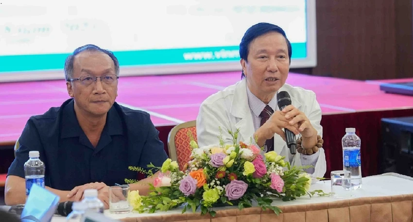 TS. Bạch Quốc Khánh, Chủ tịch Hội Huyết học - Truyền máu Việt Nam đánh giá bước tiến mới của Vinmec là một thành công rất lớn của y học Việt Nam. TS. Bạch Quốc Khánh, Chủ tịch Hội Huyết học - Truyền máu Việt Nam đánh giá bước tiến mới của Vinmec là một thành công rất lớn của y học Việt Nam.