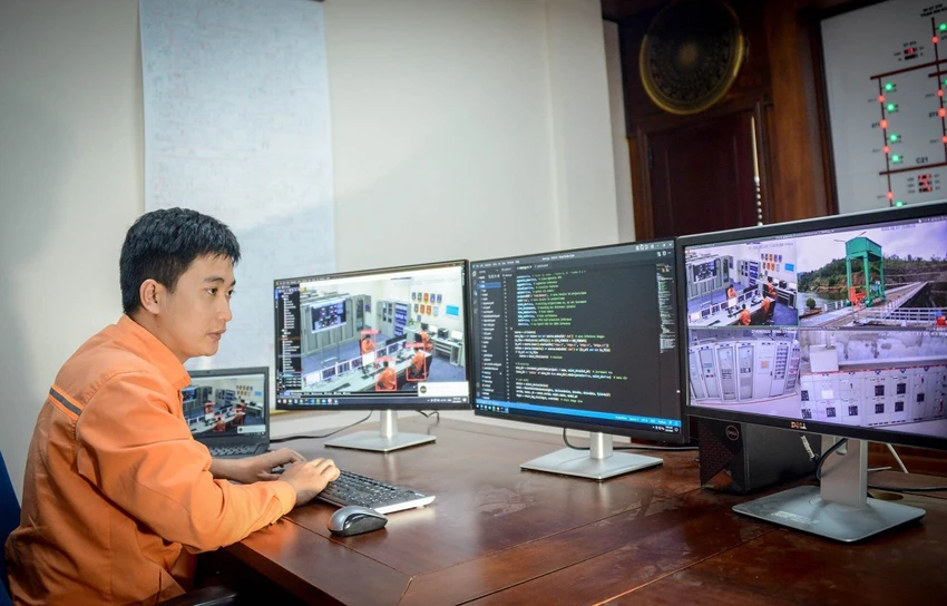 Kỹ sư của Công ty Thủy điện Đồng Nai có nhiều sáng kiến cải tiến kỹ thuật, nhiều công trình nghiên cứu khoa học trong xu thế chuyển đổi số. Kỹ sư của Công ty Thủy điện Đồng Nai có nhiều sáng kiến cải tiến kỹ thuật, nhiều công trình nghiên cứu khoa học trong xu thế chuyển đổi số.