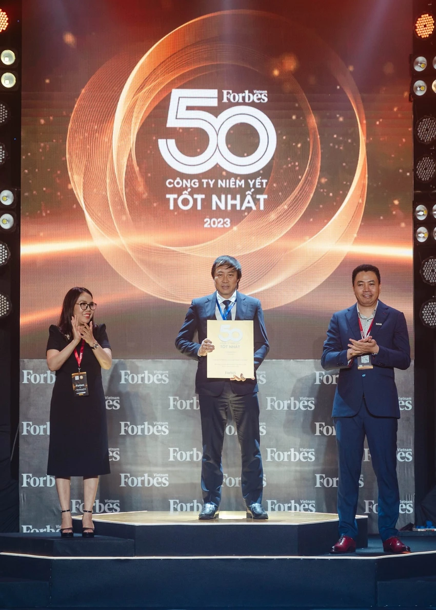 Năm 2023 là lần thứ 7 PVFCCo đạt được thành tích Top 50 công ty niêm yết tốt nhất Việt Nam.