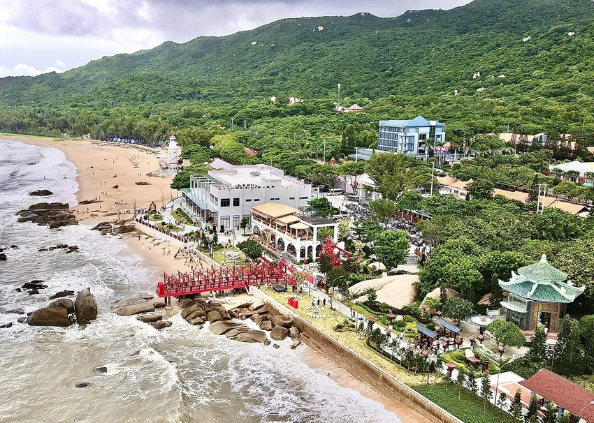 Trân Châu Beach & Resort nhìn từ trên cao Trân Châu Beach & Resort nhìn từ trên cao