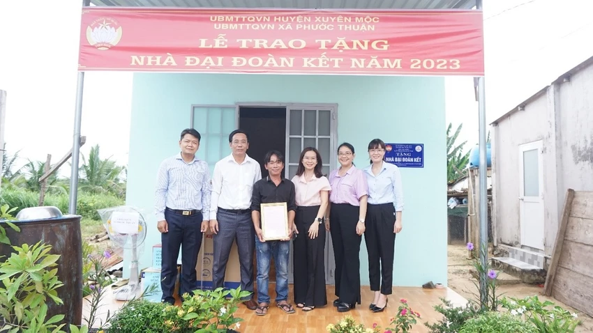 Genco3-trao-nha-dai-doan-ket2.jpg