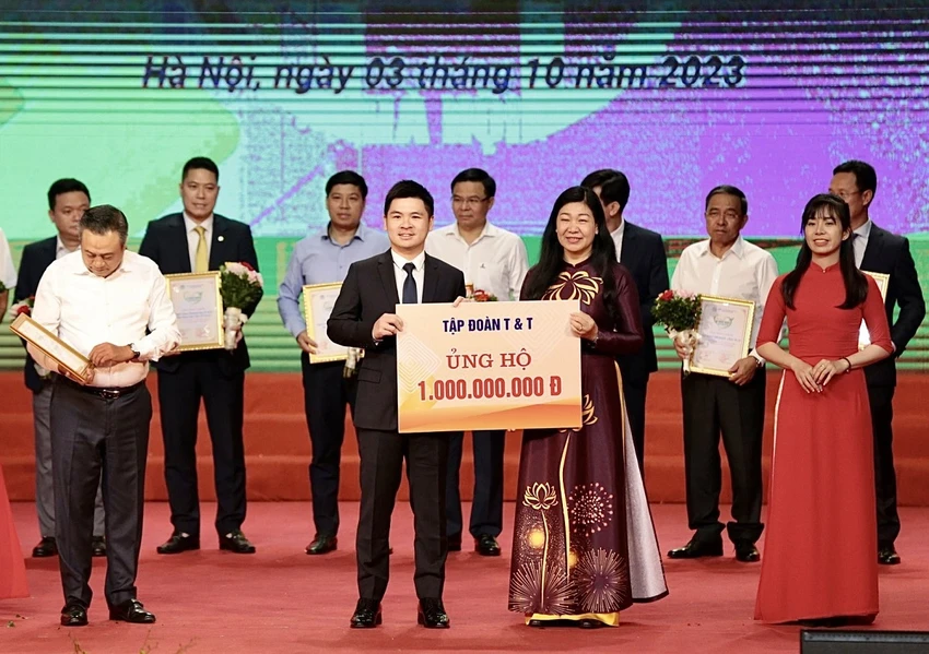 T&T-ung-ho-1-ty.jpg