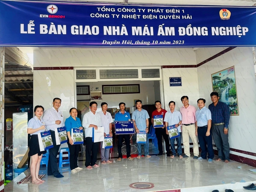 mai-am-dong-nghiep1.jpg