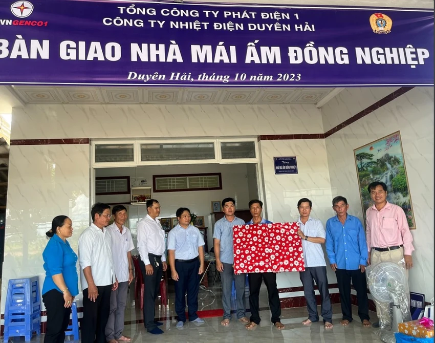 mai-am-dong-nghiep2.jpg