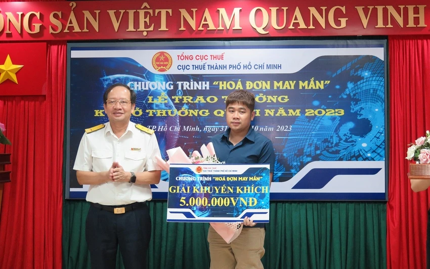 Hóa đơn từ máy tính tiền kết nối cơ quan thuế: Người tiêu dùng hưởng lợi