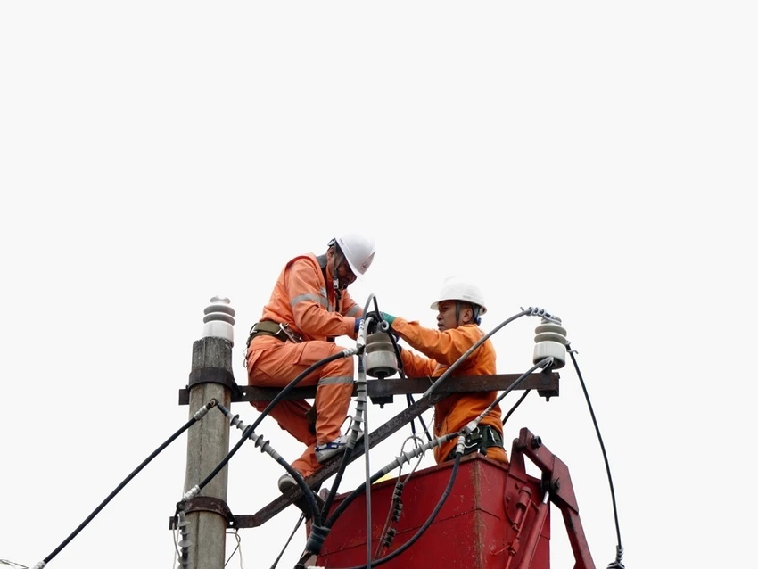 Năm 2024, EVNNPC đặt mục tiêu điện thương phẩm tăng trưởng 7,49%