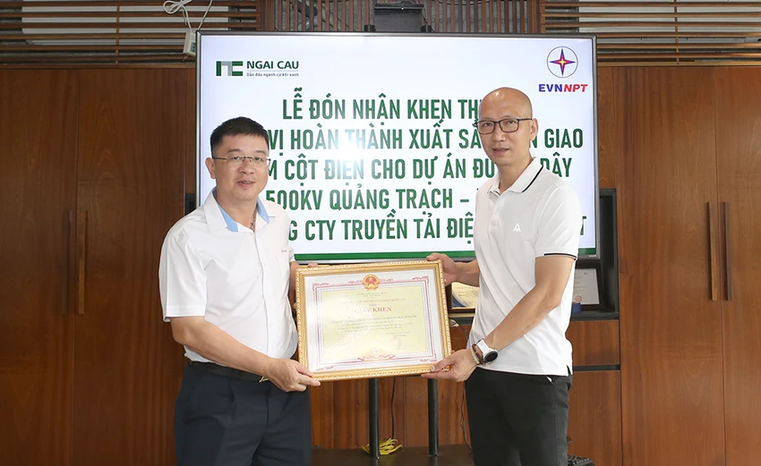 EVNNPT khen thưởng đơn vị đầu tiên hoàn thành sản xuất cột thép Dự án đường dây 500kV mạch 3