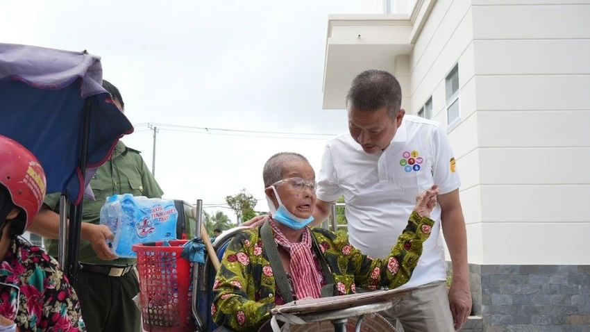 ‘Giọt nước nghĩa tình’ tiếp tục ‘tràn’ về miền Tây để làm dịu mát bà con vùng hạn mặn