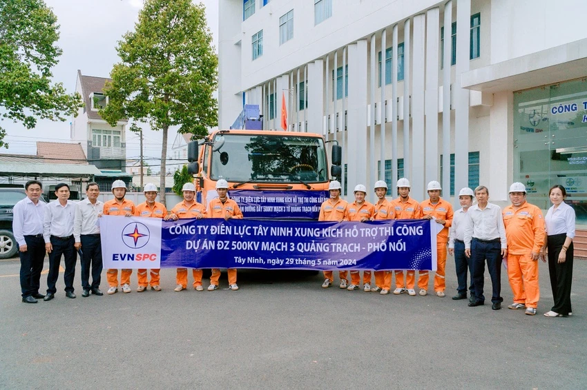 EVN huy động các tổng công ty điện lực hỗ trợ thi công dự án đường dây 500kV mạch 3 Quảng Trạch - Phố Nối