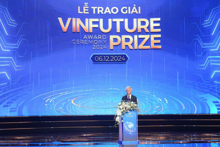 giai-thuong-vinfuture-2024-vinh-danh-4-cong-trinh-khoa-hoc-but-pha-kien-cuong (7).jpg
