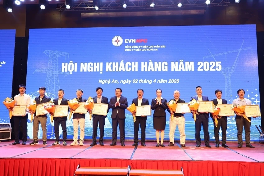 ‘Điện lực miền Bắc cung cấp điện ổn định và xử lý sự cố nhanh chóng’