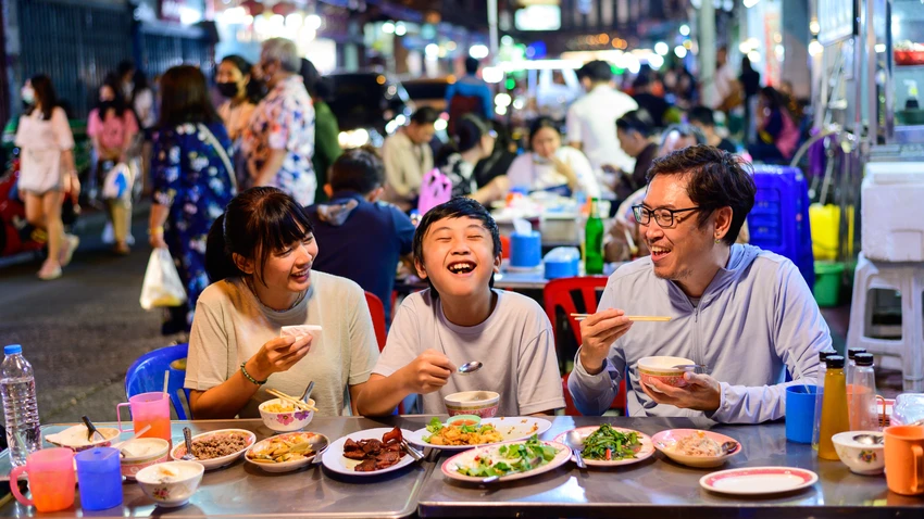 nguyen-nhan-khien-da-day-chang-yen-mua-du-lich1.png