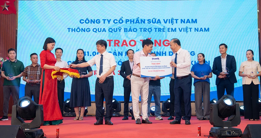 Khởi động “Tháng của trẻ em”: Vinamilk góp dinh dưỡng, thêm nụ cười cho thiếu nhi cả nước